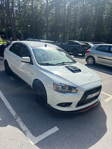 Mitsubishi Lancer 2 of 11