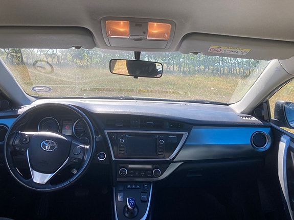 Toyota Auris 9 of 17