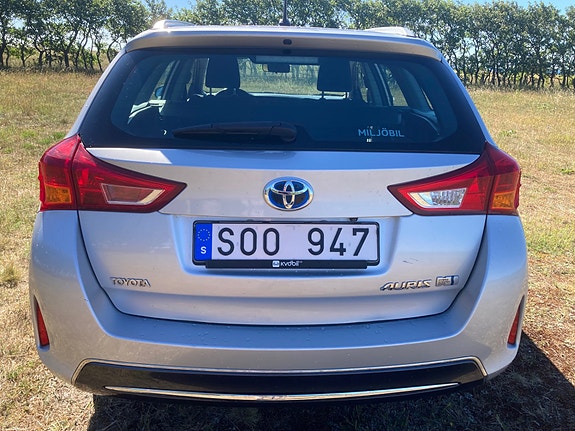 Toyota Auris 6 of 17