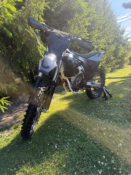 Husqvarna FC 250 8 of 8