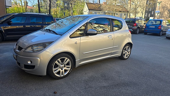 Mitsubishi Colt 10 of 15