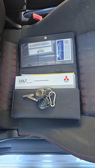 Mitsubishi Colt 8 of 15