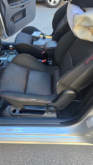 Mitsubishi Colt 4 of 15