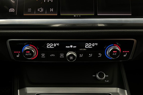 Audi Q3 16 of 24