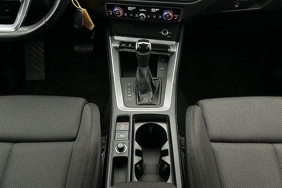 Audi Q3 9 of 24