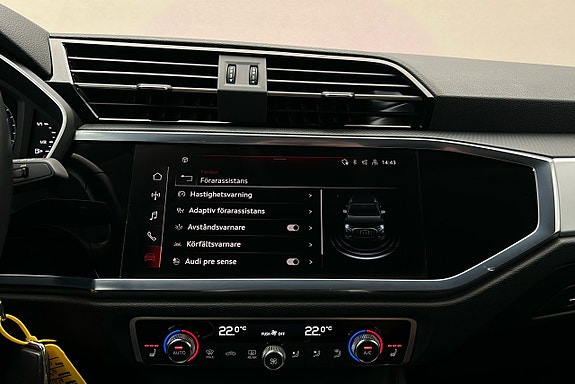 Audi Q3 19 of 24