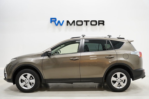 Toyota RAV4 3 of 22