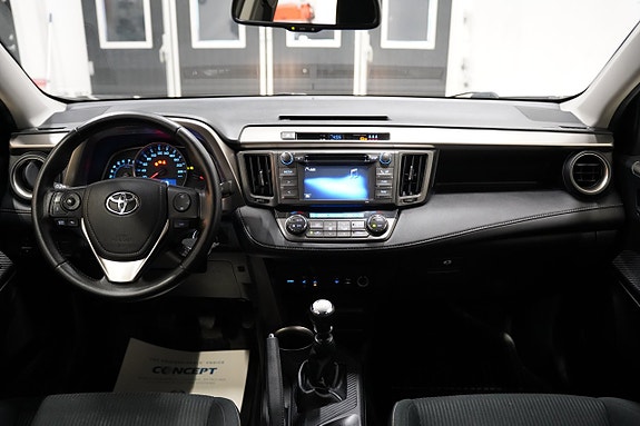 Toyota RAV4 10 of 22