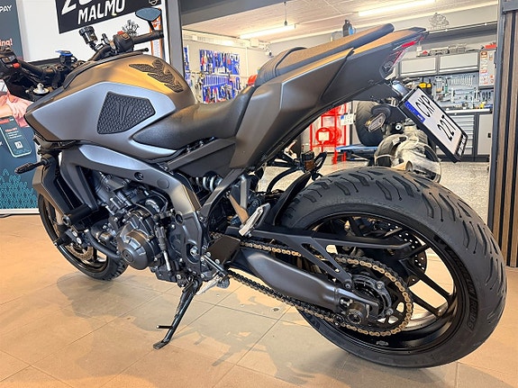 Yamaha MT -09 15 of 15