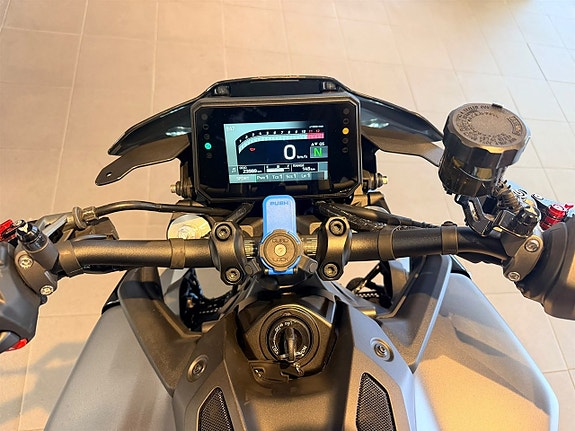 Yamaha MT -09 10 of 15