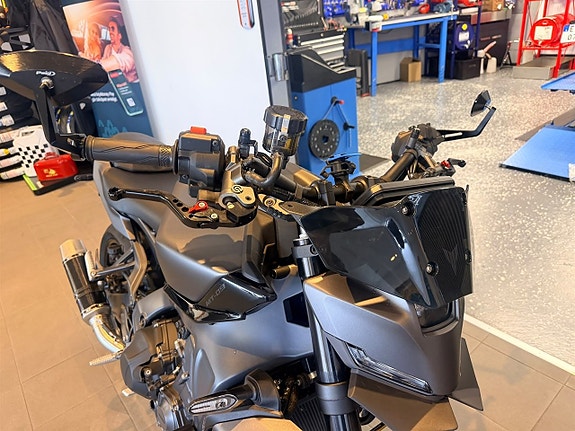 Yamaha MT -09 5 of 15