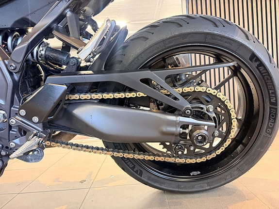 Yamaha MT -09 11 of 15