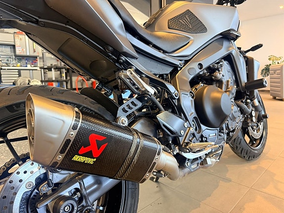 Yamaha MT -09 6 of 15