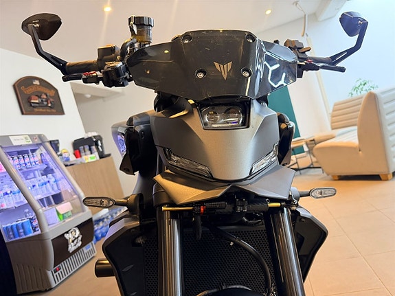 Yamaha MT -09 14 of 15