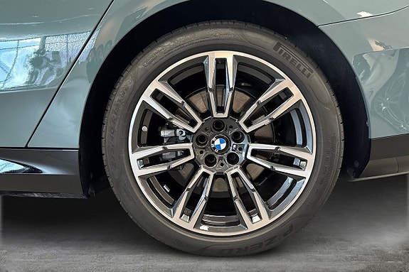 BMW i5 14 of 19