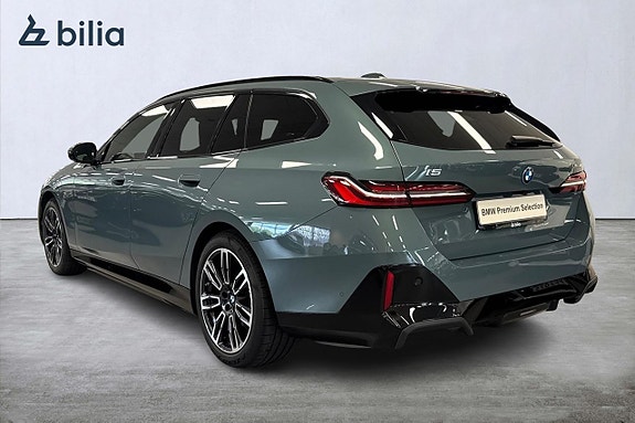 BMW i5 2 of 19