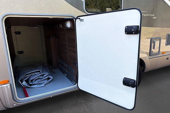 Bürstner Elegance I 800 3.0l Automat Kamkedja | ALDE | Queenbed | Taksäng | Solcell | Ugn | TV 9 of 28