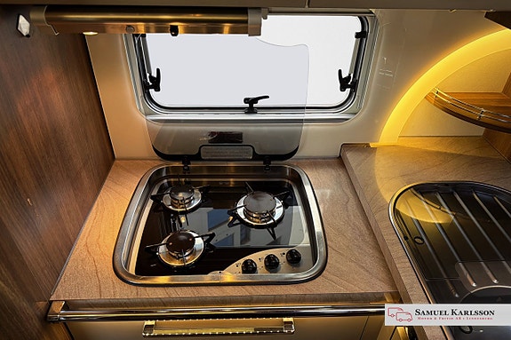 Bürstner Elegance I 800 3.0l Automat Kamkedja | ALDE | Queenbed | Taksäng | Solcell | Ugn | TV 23 of 28