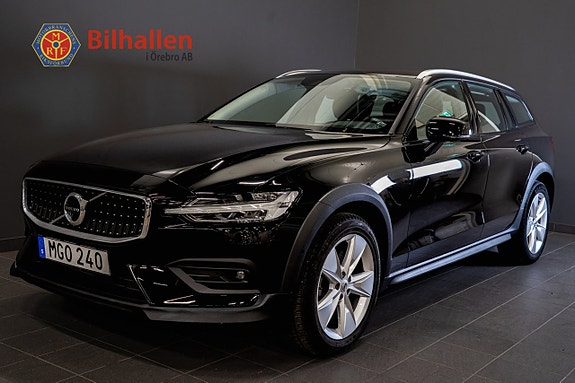 Volvo V60 Cross Country 3 of 23