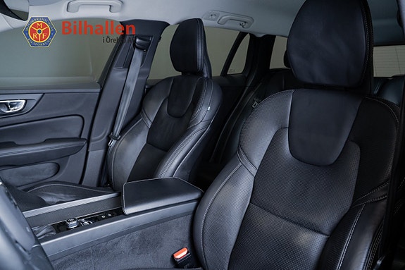 Volvo V60 Cross Country 12 of 23