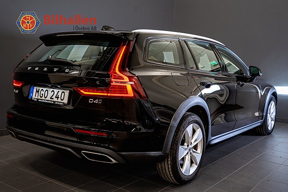 Volvo V60 Cross Country 4 of 23