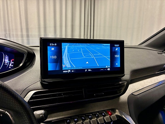 Peugeot 5008 11 of 16