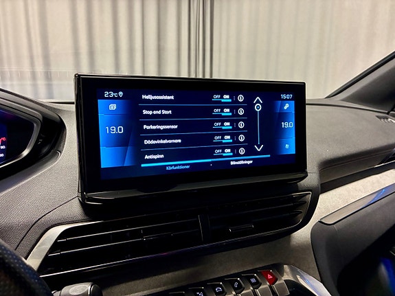 Peugeot 5008 10 of 16