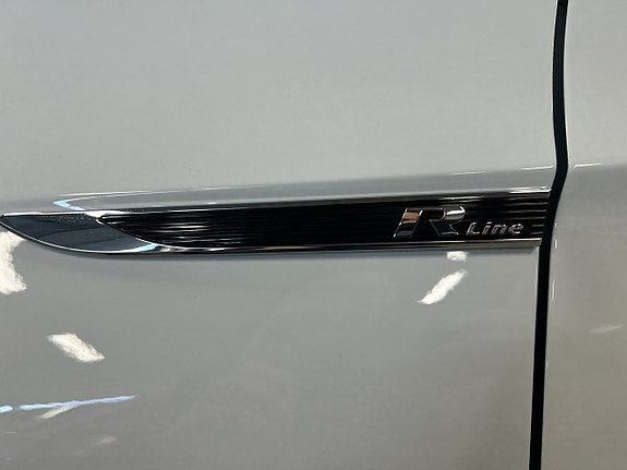 Volkswagen Passat 22 of 24