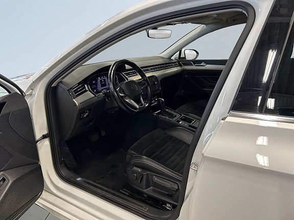 Volkswagen Passat 7 of 24