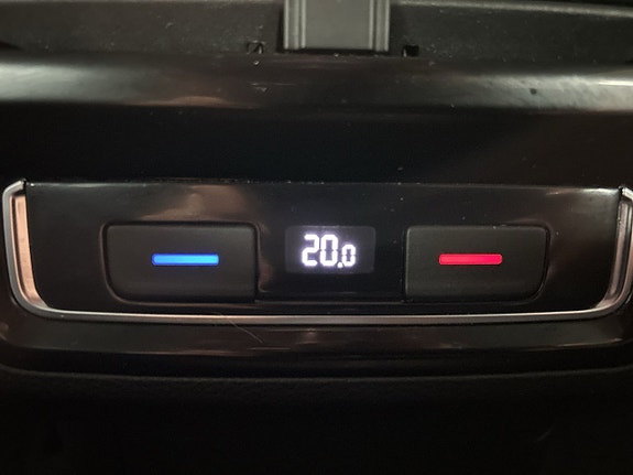 Volkswagen Passat 21 of 24