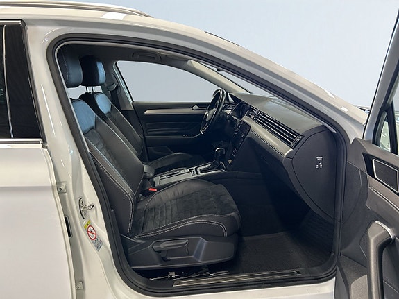Volkswagen Passat 10 of 24