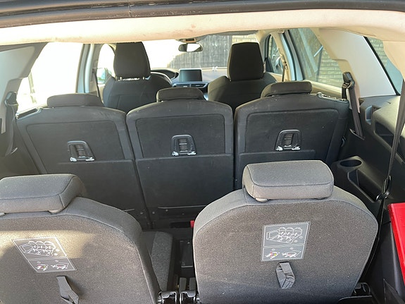 Peugeot 5008 3 of 6