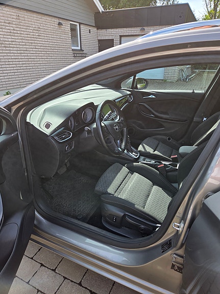 Opel Astra 8 of 10