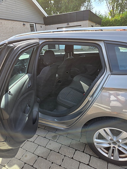 Opel Astra 10 of 10