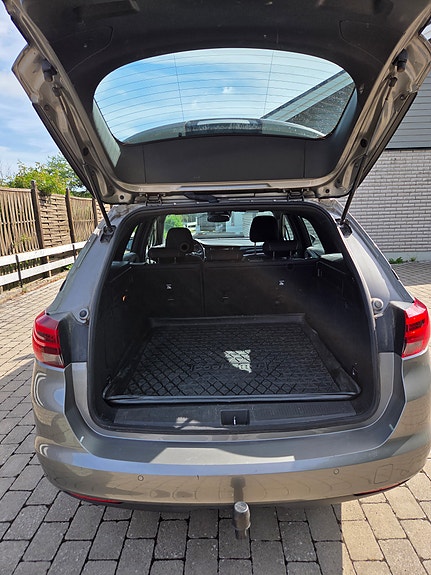 Opel Astra 9 of 10