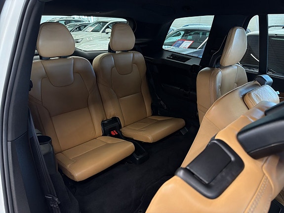 Volvo XC90 22 of 27