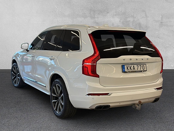 Volvo XC90 3 of 27