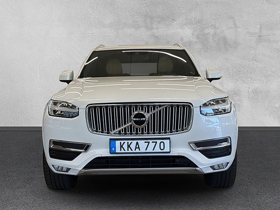 Volvo XC90 8 of 27