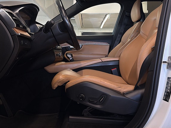 Volvo XC90 18 of 27