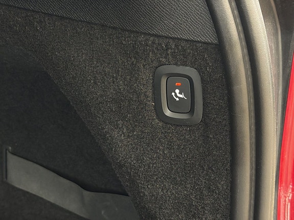 Volvo XC90 16 of 27