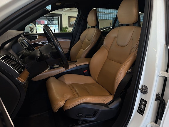 Volvo XC90 19 of 27