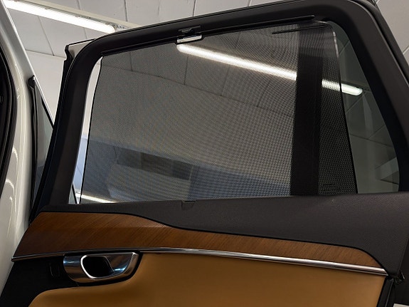 Volvo XC90 23 of 27