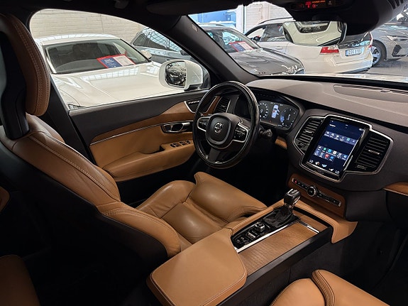 Volvo XC90 26 of 27