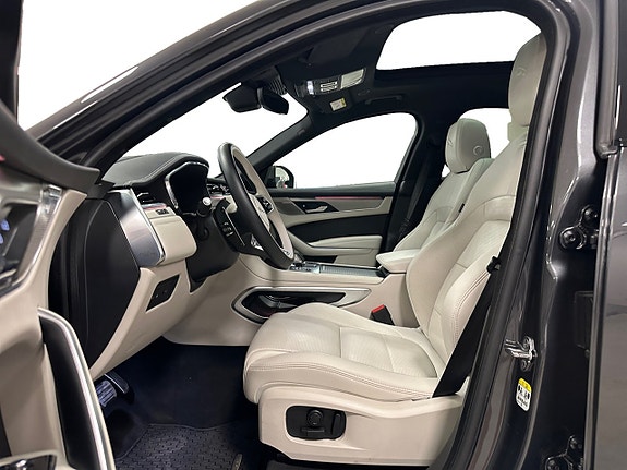 Jaguar F-PACE 8 of 15
