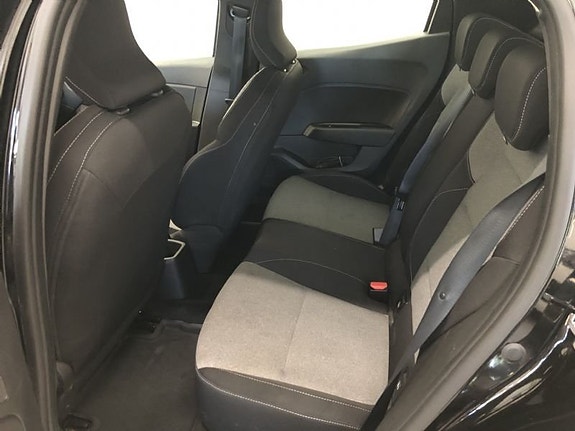 Renault Clio 6 of 8