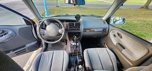 Suzuki Grand Vitara 3 of 9