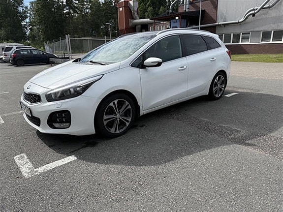 Kia Ceed 2 of 13
