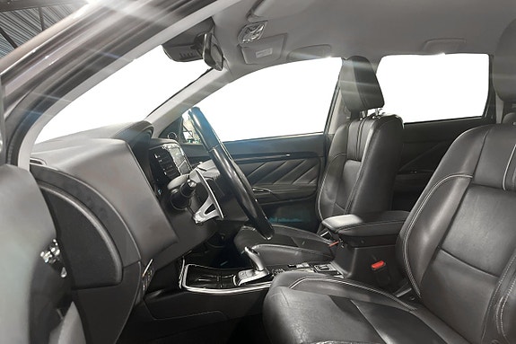 Mitsubishi Outlander 13 of 26