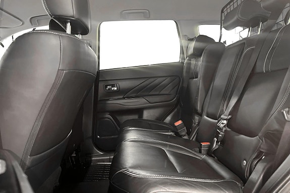 Mitsubishi Outlander 16 of 26
