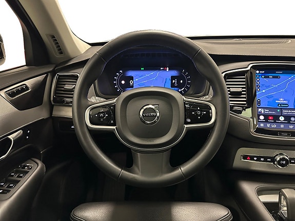 Volvo XC90 11 of 17